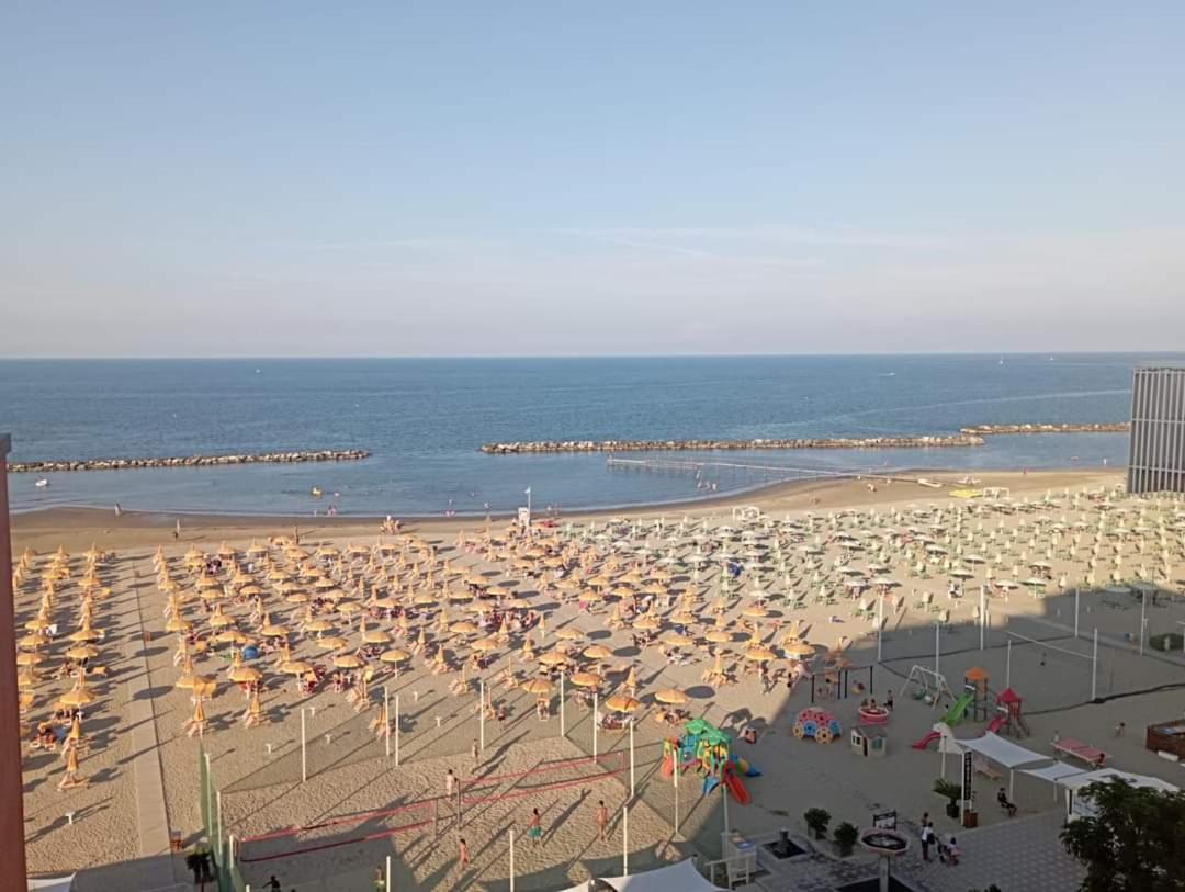 Hotel Salsedine " 5 Mt From The Beach ! " リミニ エクステリア 写真