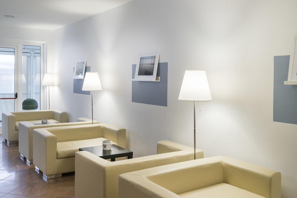 Hotel Salsedine " 5 Mt From The Beach ! " リミニ エクステリア 写真